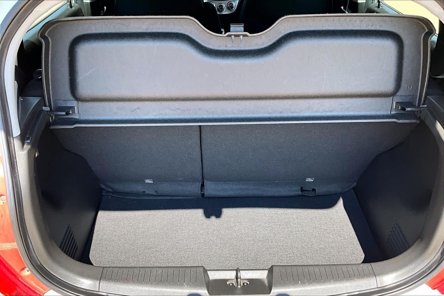 Used 2017 Summit White Chevrolet LS image 27