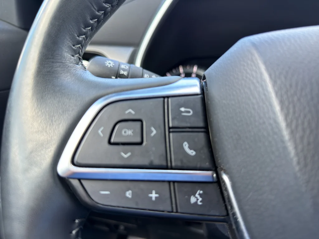 Used 2021 Celestial Silver Metallic Toyota XLE image 19