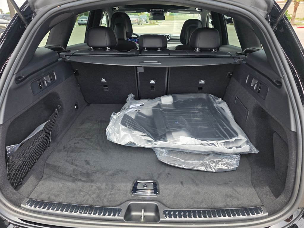 New 2026 Black Mercedes-Benz GLC 300 image 7