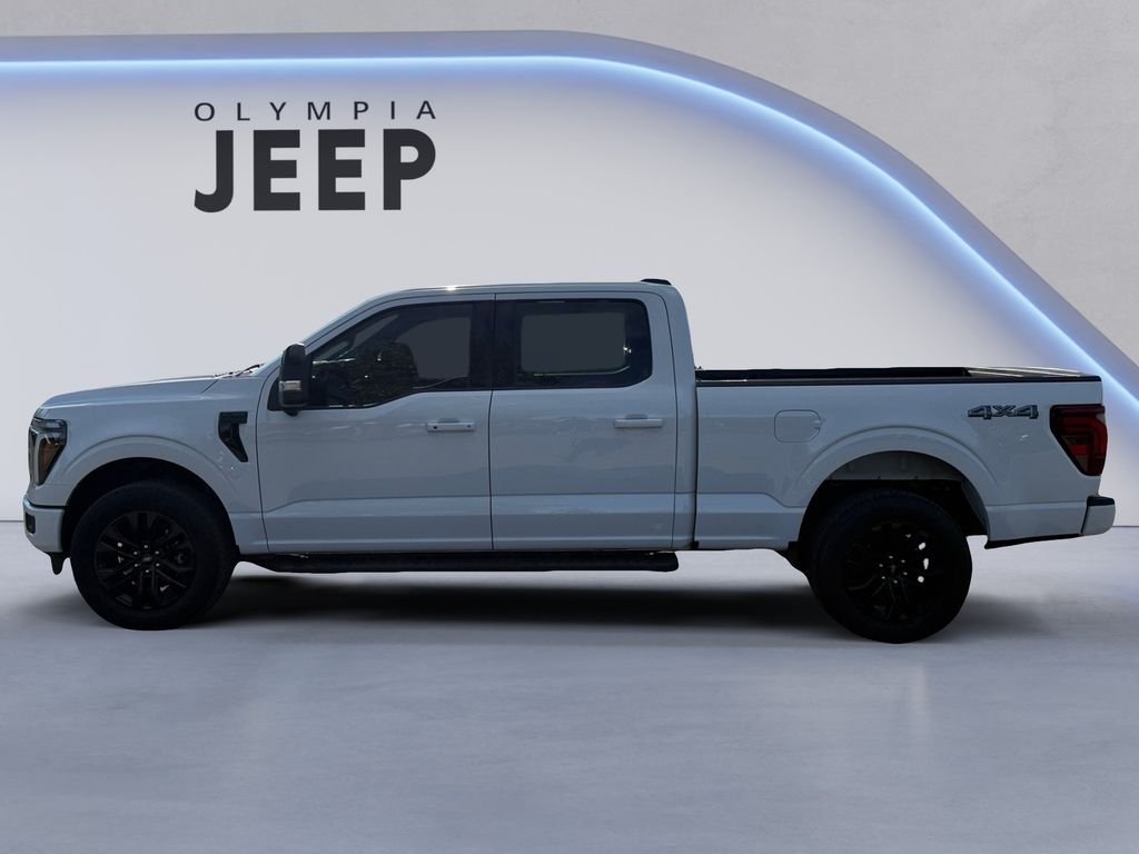 Used 2025  Ford Lariat image 2