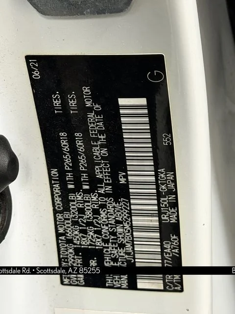 Certified Used 2021  Lexus 460 image 32