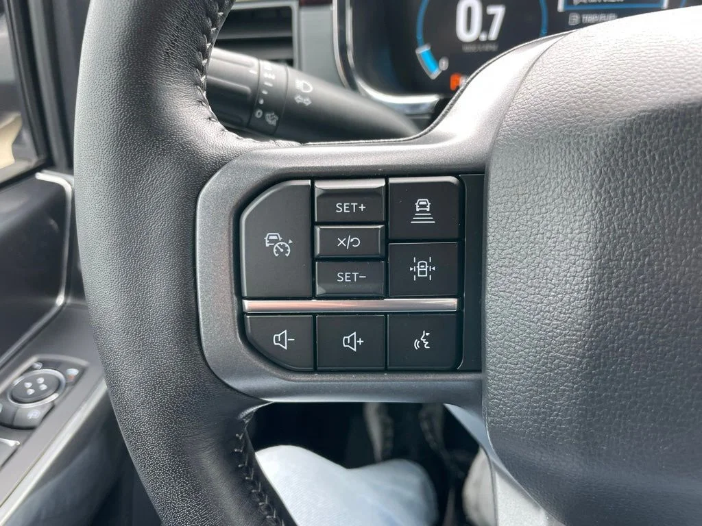 Used 2023 Black Ford Lariat image 25
