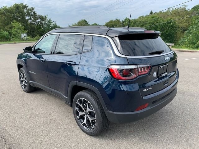 New 2026 Fathom Blue Pearl-Coat Exterior Paint Jeep Limited image 2