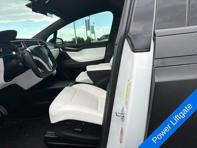Used 2018 Obsidian Black Metallic Tesla P100D image 10