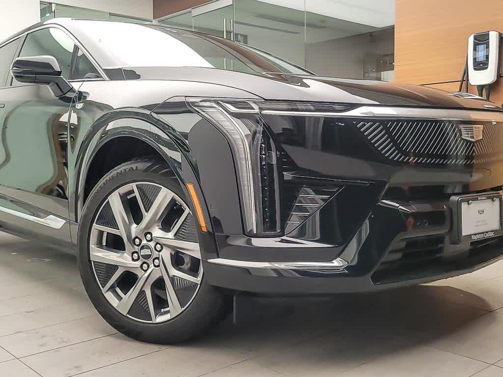 Certified 2025 Cadillac OPTIQ Luxury 2 with VIN 3GYK3DMR0SS140815 for sale in Oak Lawn, IL