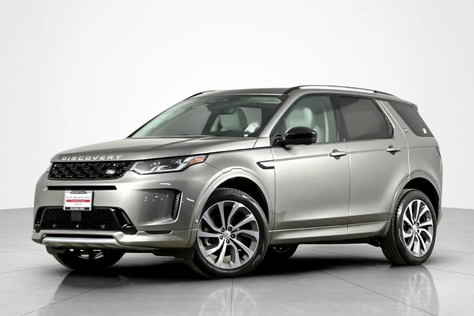 2024 Land Rover Discovery Sport 2.0 S's photo