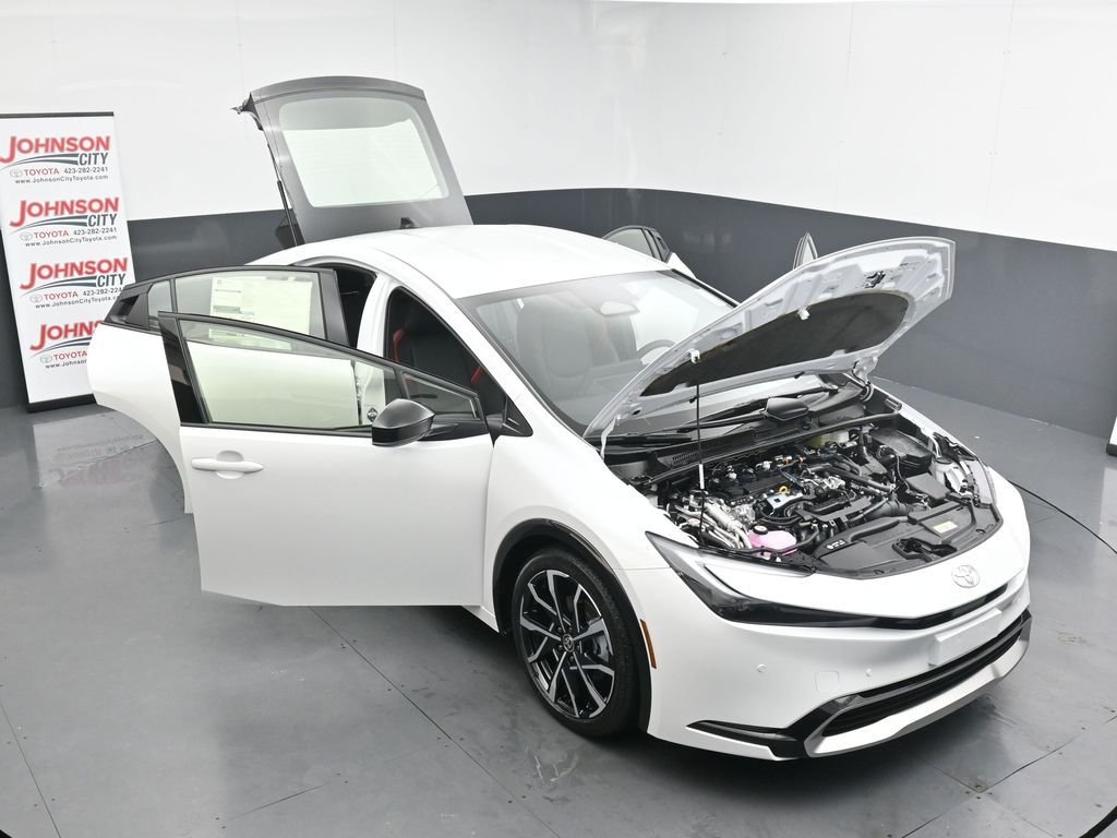 New 2026 Wind Chill Pearl <sup>1</sup> Toyota  XSE image 36