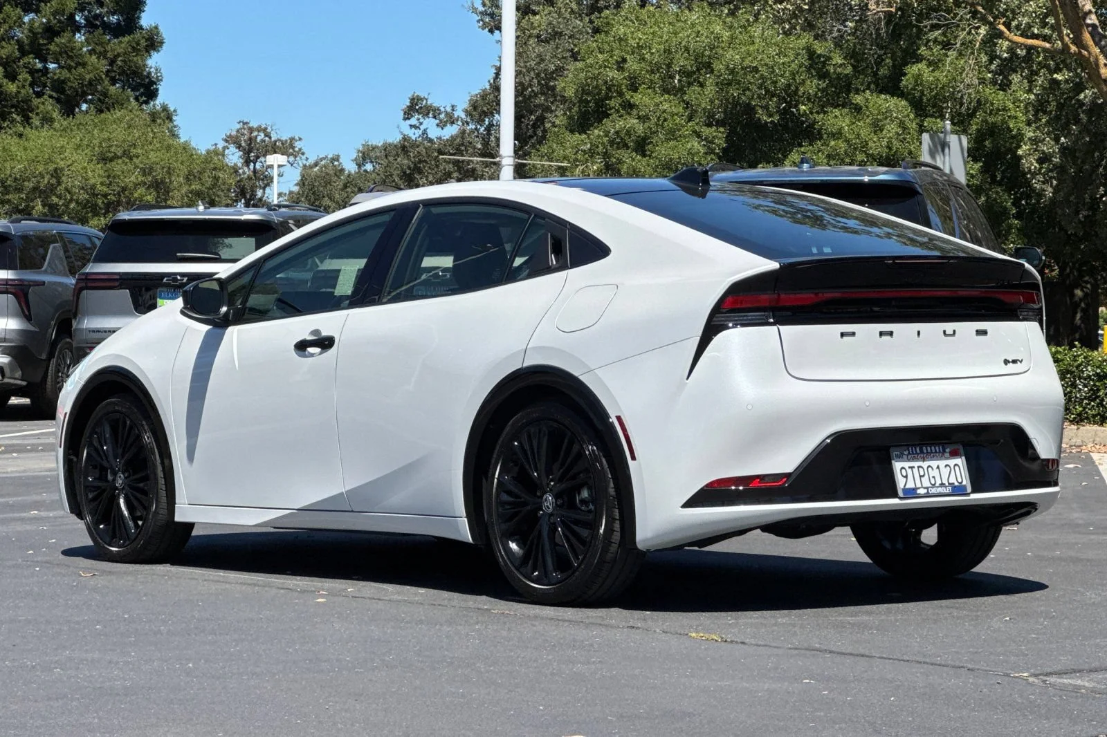 Used 2025 Off-white Toyota Nightshade image 5
