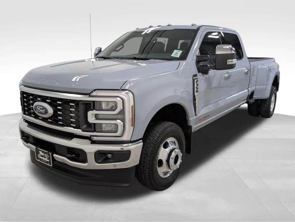 New 2026 Glacier Gray Metallic Tri-Coat Ford F-350® King Ranch® image 24