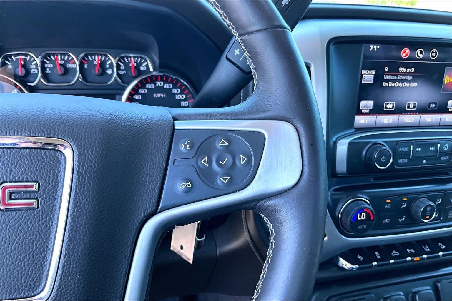 Used 2015 White Diamond Tricoat GMC SLT image 22