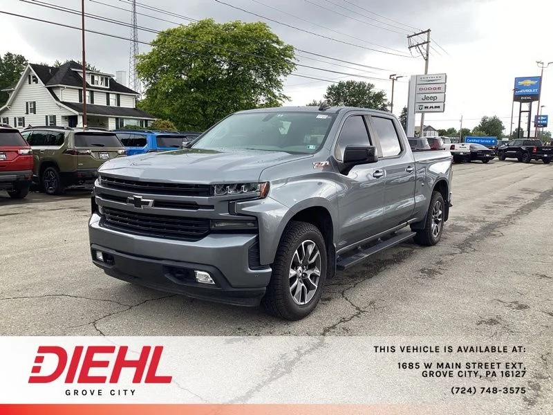 Used 2019 Gray Chevrolet RST image 3