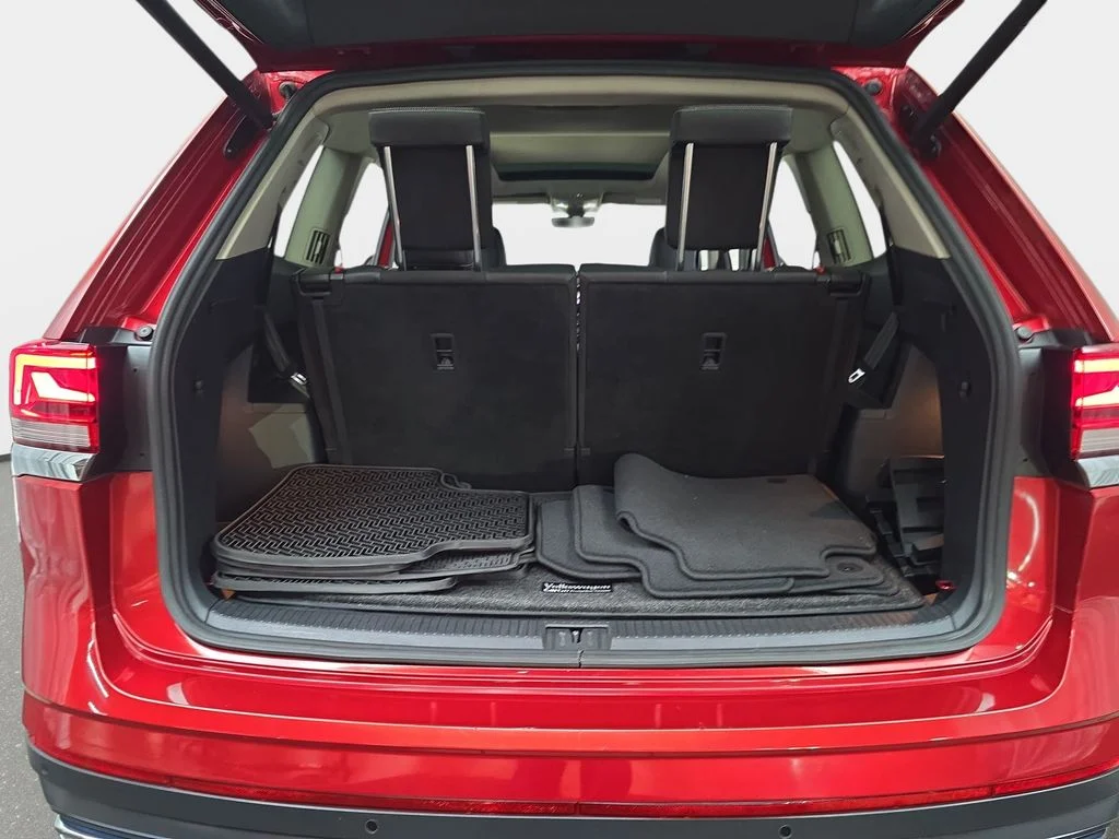 Used 2021 Aurora Red Metallic Volkswagen SEL Premium image 16