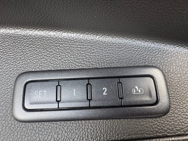 Used 2016 Black Chevrolet LT image 9