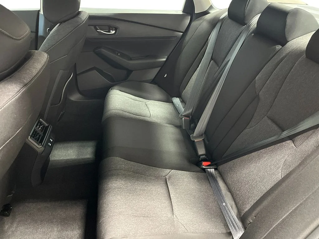New 2026 Solar Silver Metallic Honda SE image 24