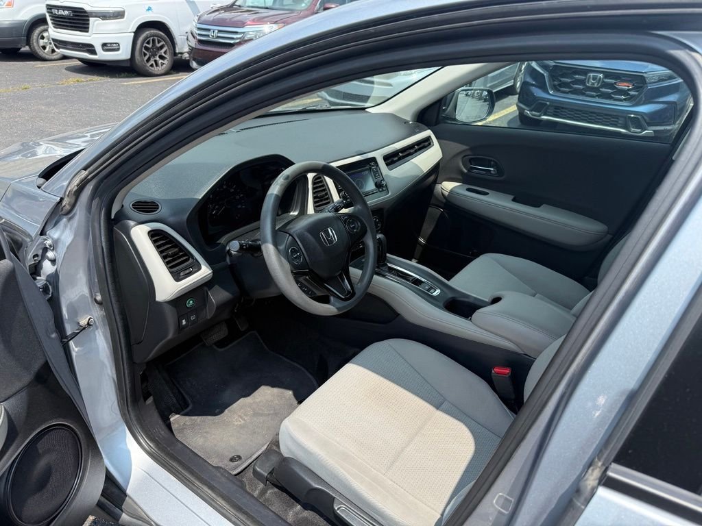 Certified Used 2019 Lunar Silver Metallic Honda LX image 7