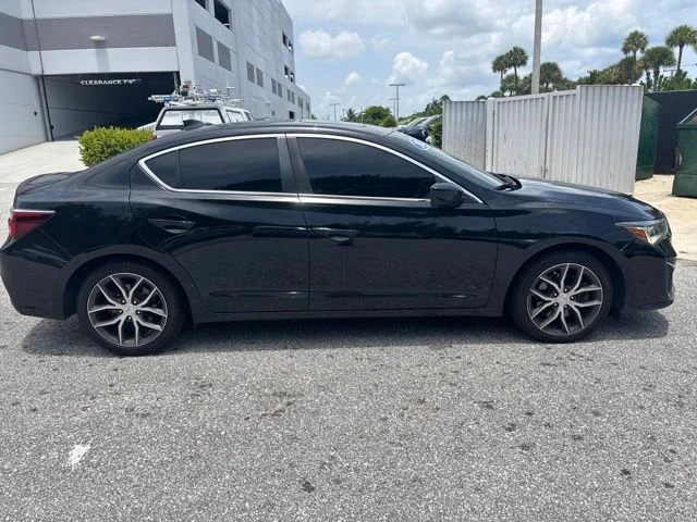 Used 2021 Majestic Black Pearl Acura Premium Package image 2