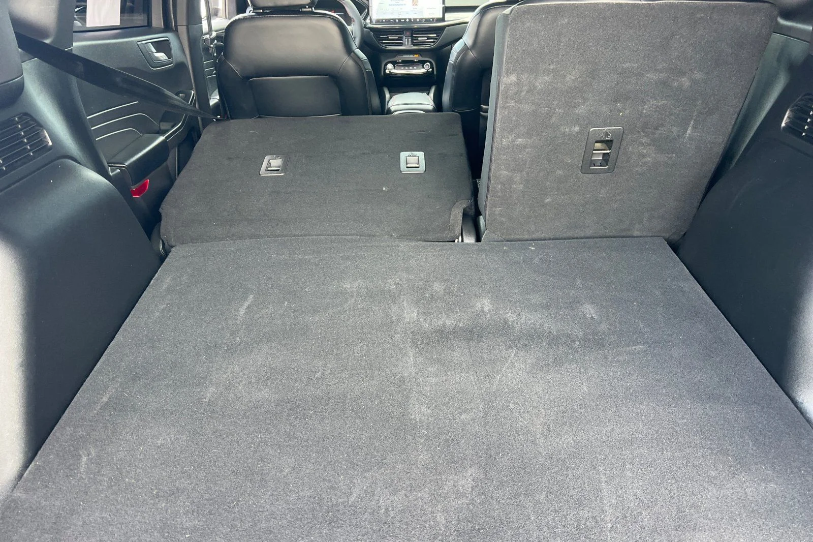 Used 2023 Gray Ford ST-Line image 12