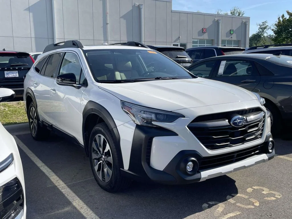 2025 Subaru Outback Limited's photo