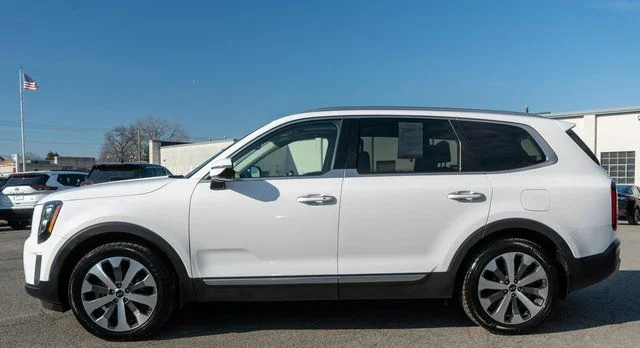 Used 2021 White Kia SX image 9