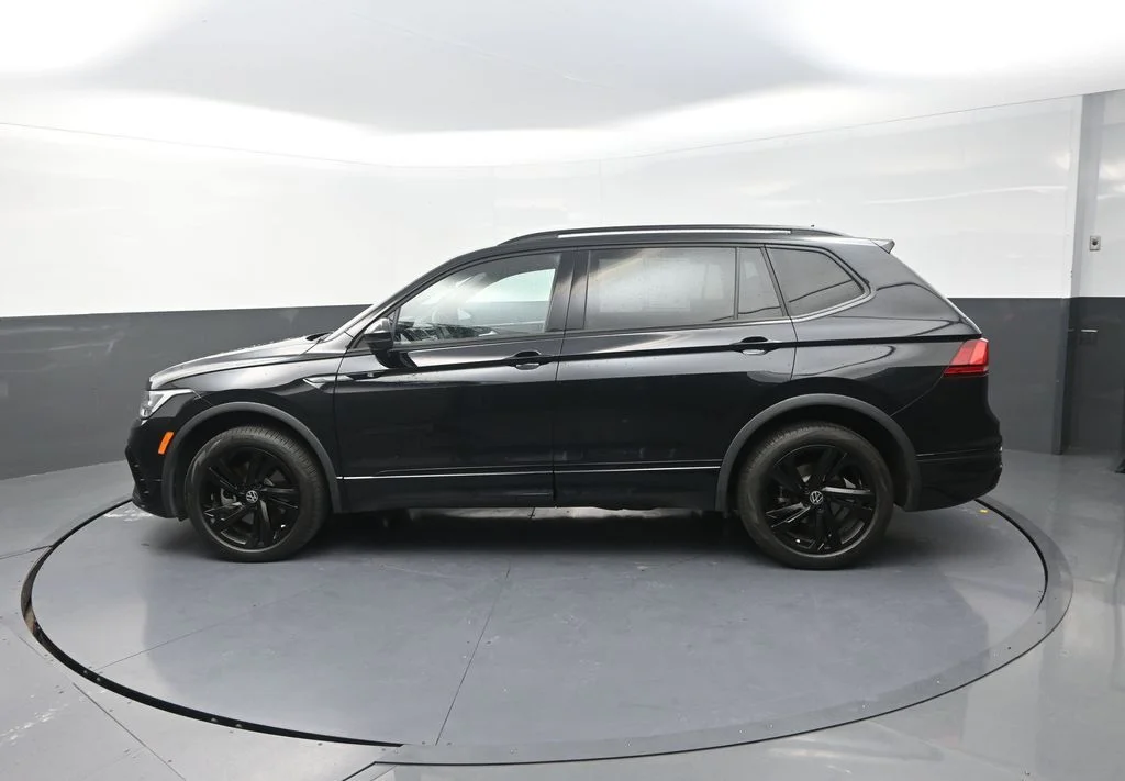 Used 2024 Black Volkswagen 2.0T SE R-Line Black image 6