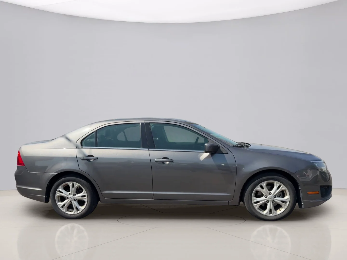 Used 2012 Gray Ford SE image 6