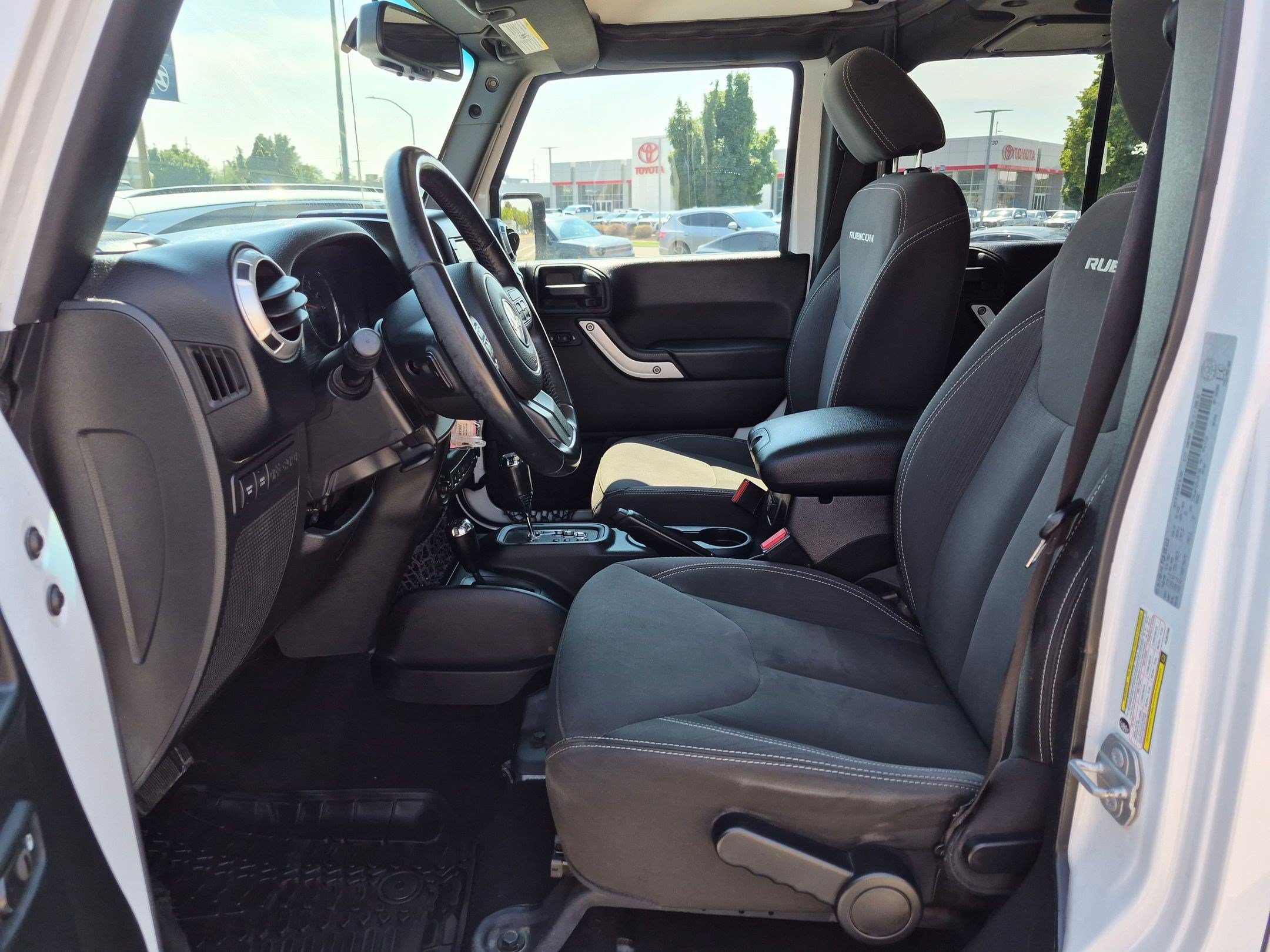 Used 2017 Bright White Clearcoat Jeep Rubicon image 14
