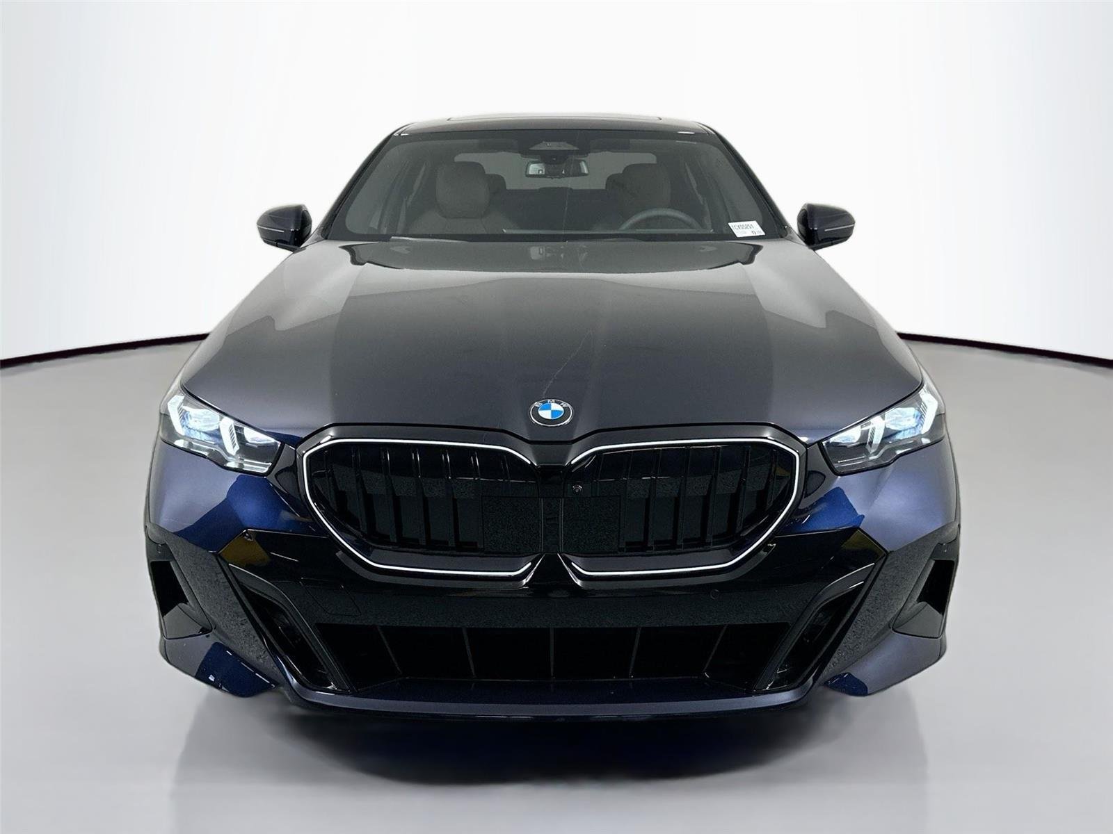 New 2026 Carbon Black Metallic BMW 530i xDrive image 2