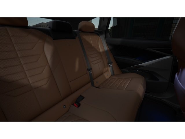 New 2027 Tanzanite Blue II Metallic BMW 40 xDrive image 12