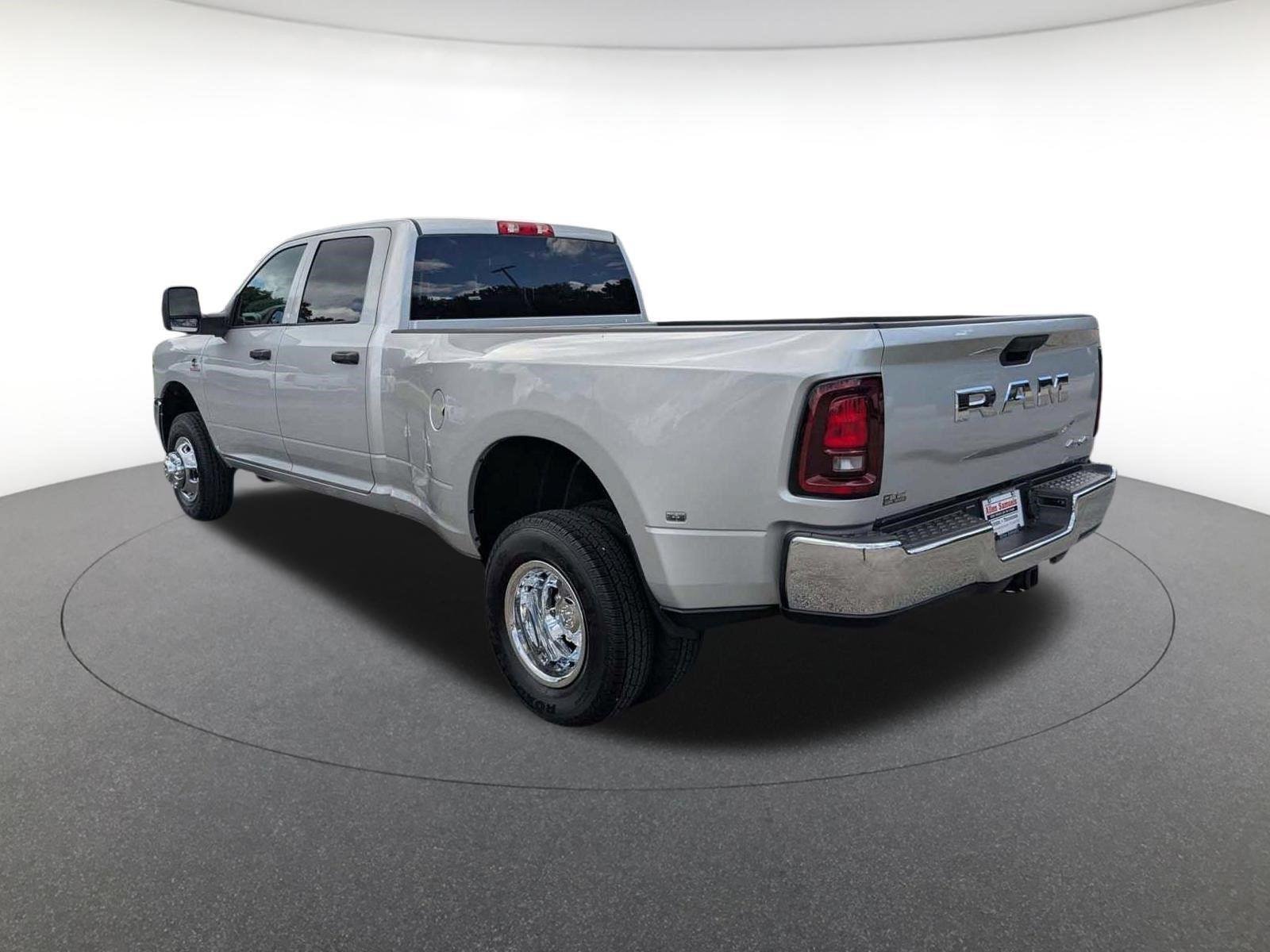 New 2026 Silver-Zynith Exterior Paint RAM Tradesman image 7