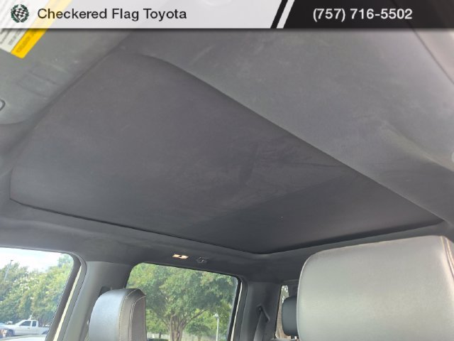 Used 2022 Star White Metallic Tri-Coat Ford Lariat image 10