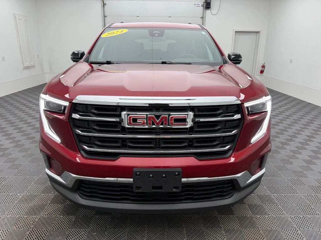 Used 2024 Red GMC Elevation image 16