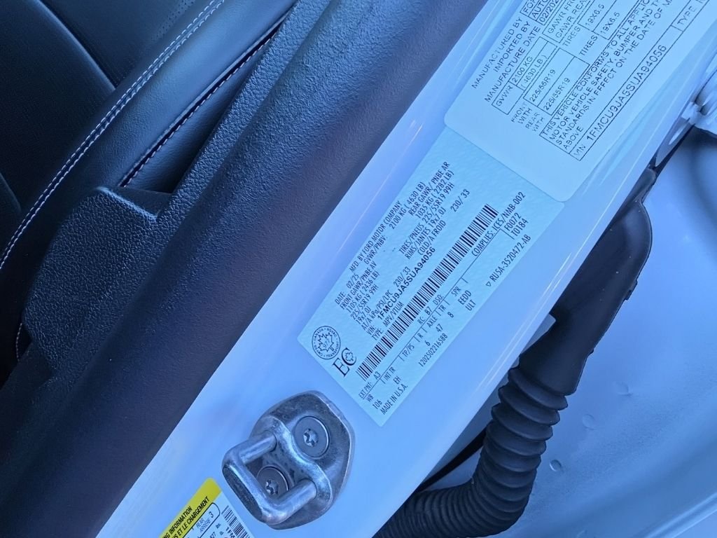 Used 2025 Silver Ford Platinum image 38