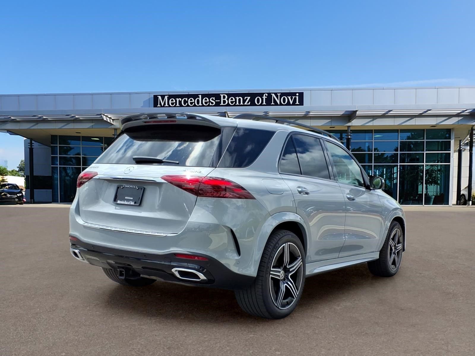 Certified Used 2025  Mercedes-Benz GLE 350 image 5