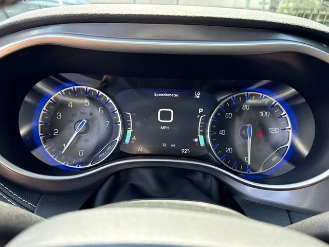 2026 Chrysler Pacifica Select - Photo 12