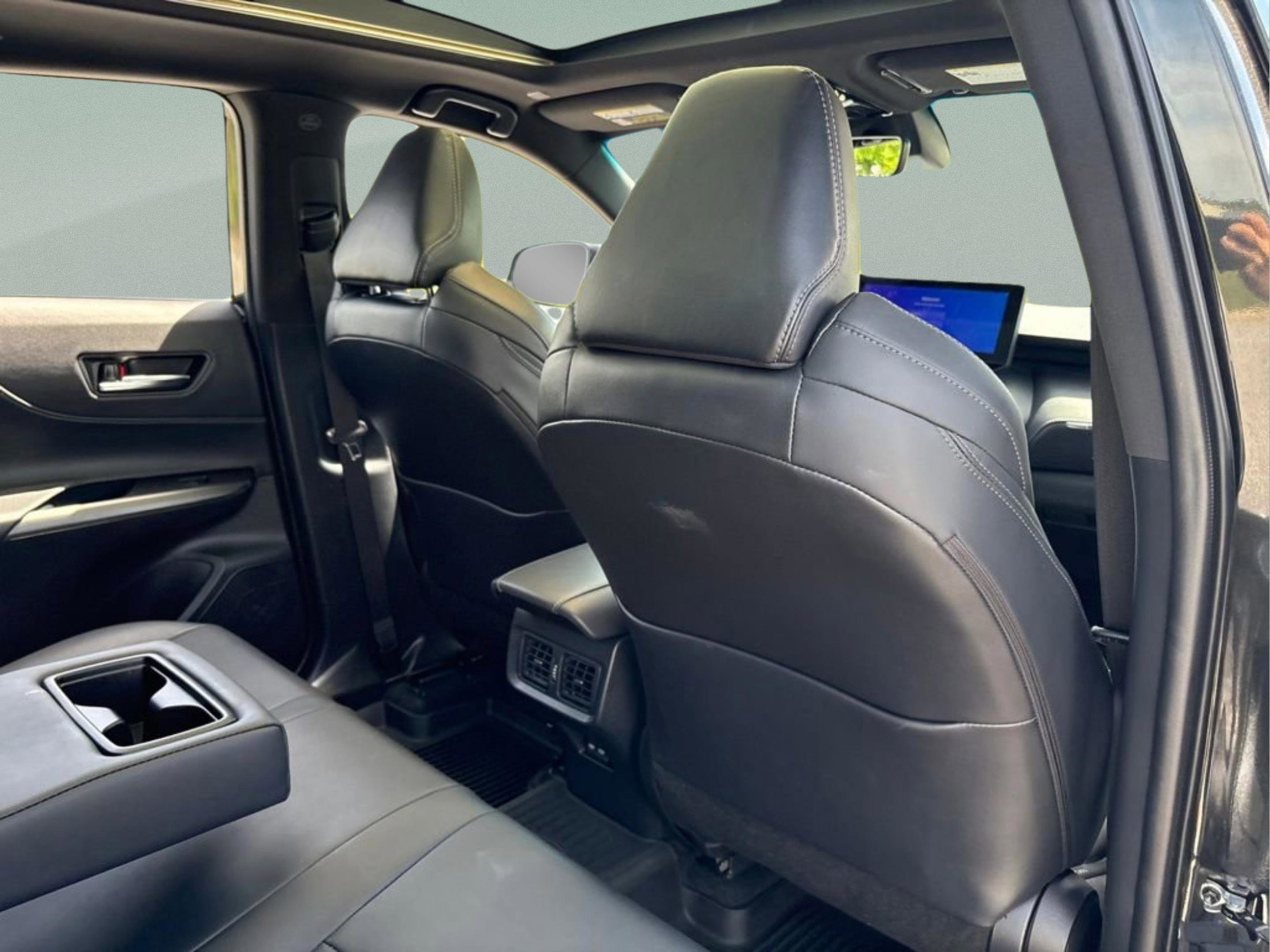 2024 Toyota Venza Nightshade - Photo 14