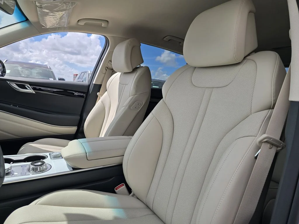 New 2026 White Genesis 2.5T image 14