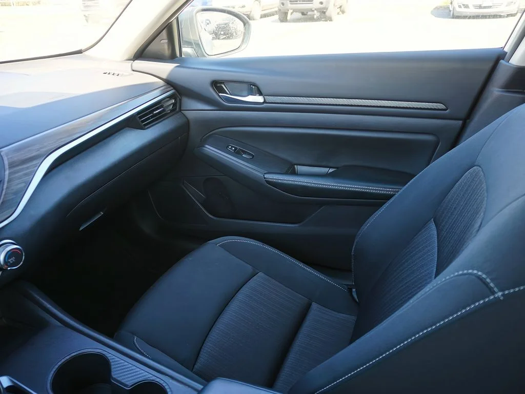 2025 Nissan Altima SV - Photo 40