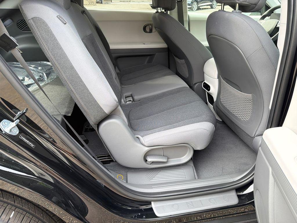New 2026 Black Hyundai SE image 15