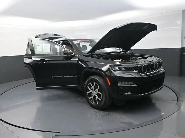 Used 2023 Black Jeep Limited image 29