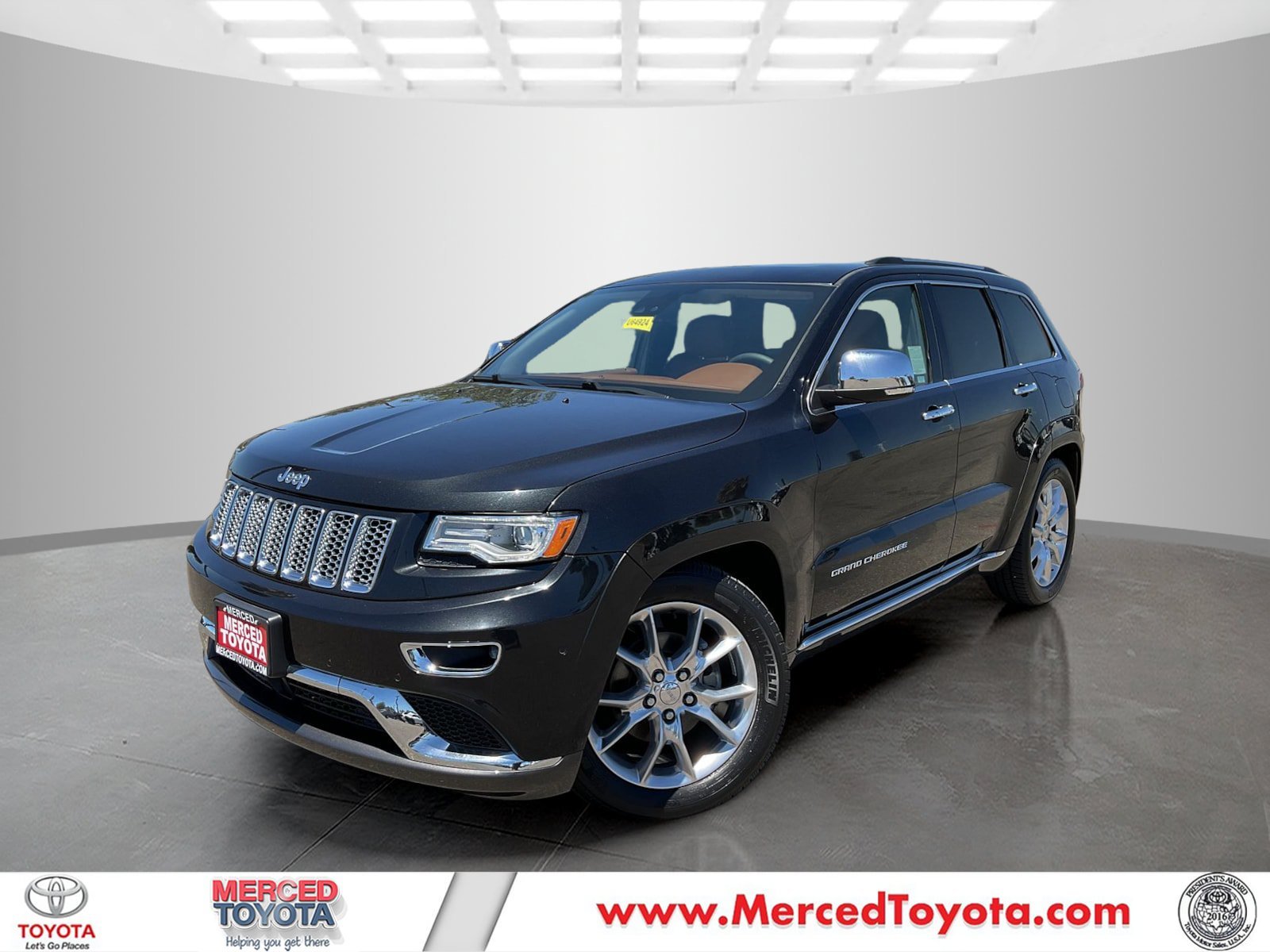 Used 2016 Brilliant Black Crystal Pearlcoat Jeep Summit image 1