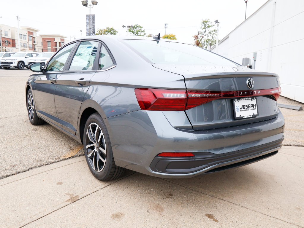 New 2027 Silver Volkswagen 1.5T SE image 3