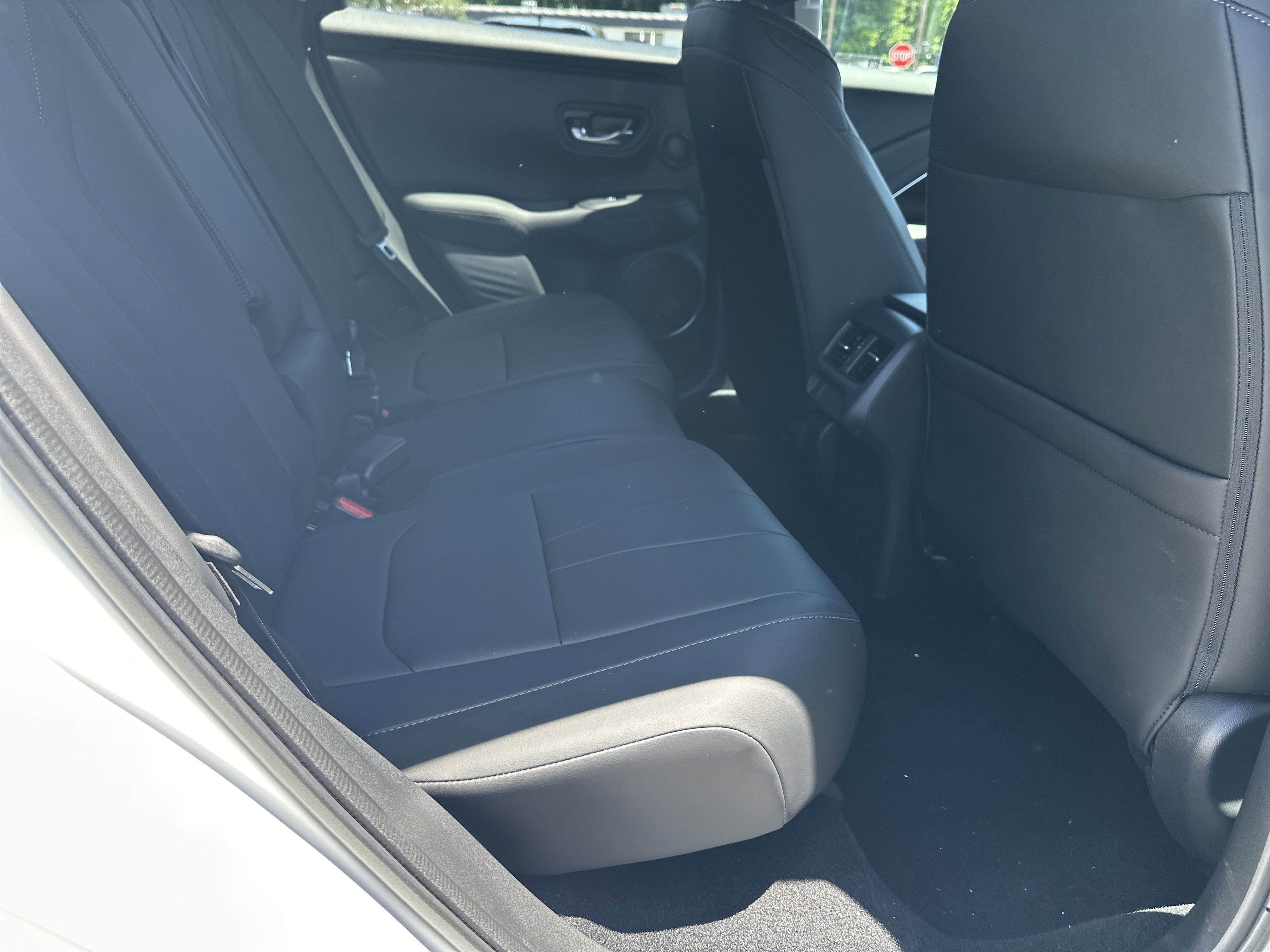 Used 2025 Platinum White Pearl Acura Base image 17