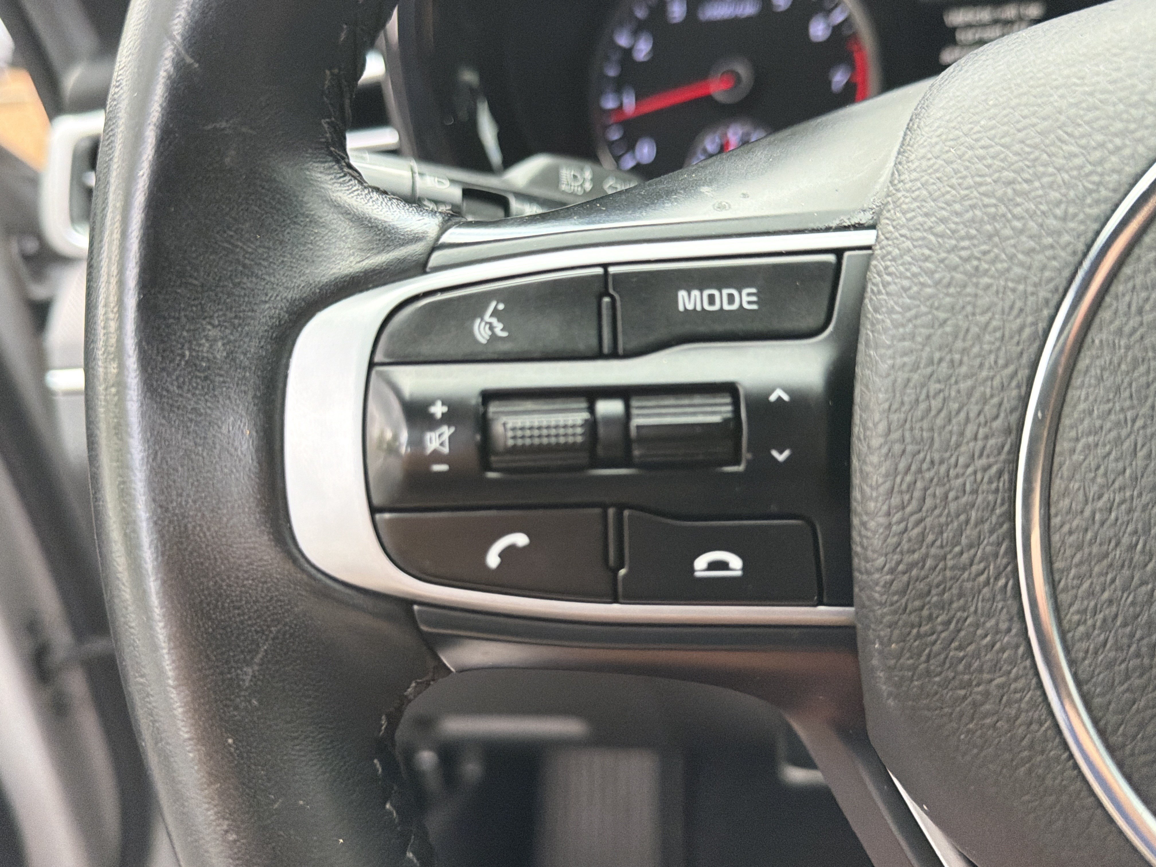 Used 2024 Wolf Gray Kia GT-Line image 17