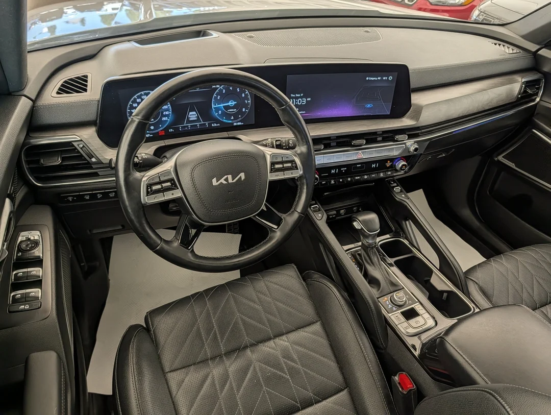 Used 2023 White Kia X-Line - - AWD - 3.8L V6 - 291 HP - 7 Passenger - Adaptive Cruise - Blind Spot & More! image 26