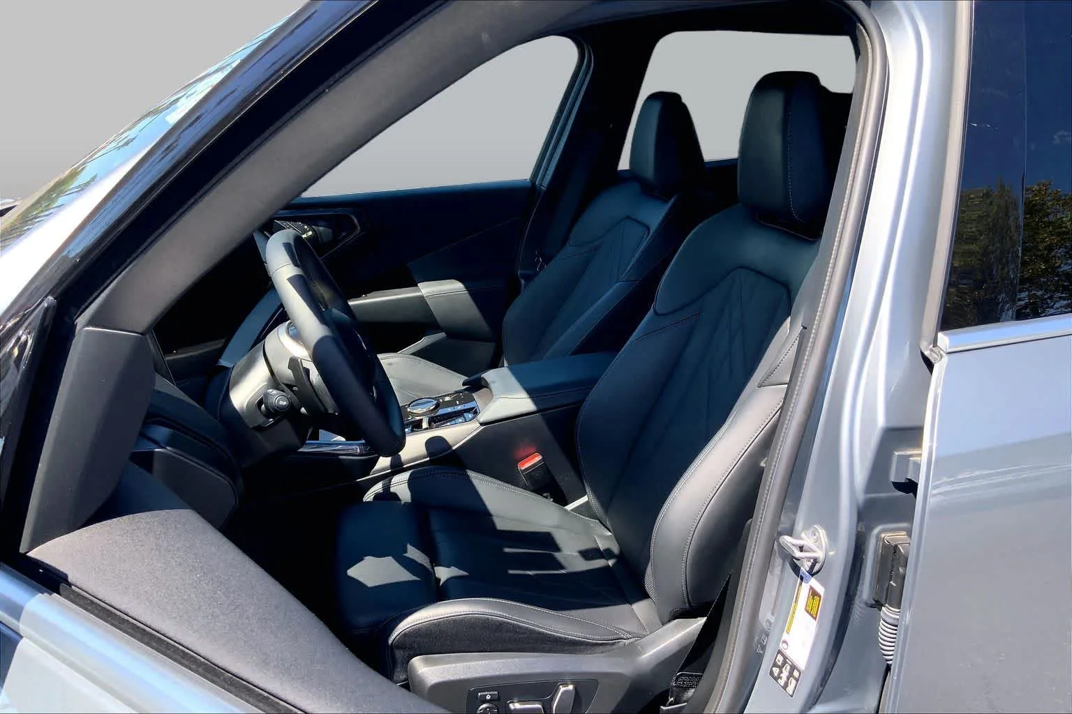 Used 2025 Skyscraper Gray Metallic BMW 30 xDrive image 7