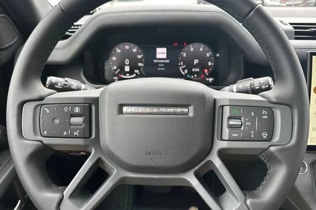 New 2026 Santorini Black Land Rover X-Dynamic SE image 23