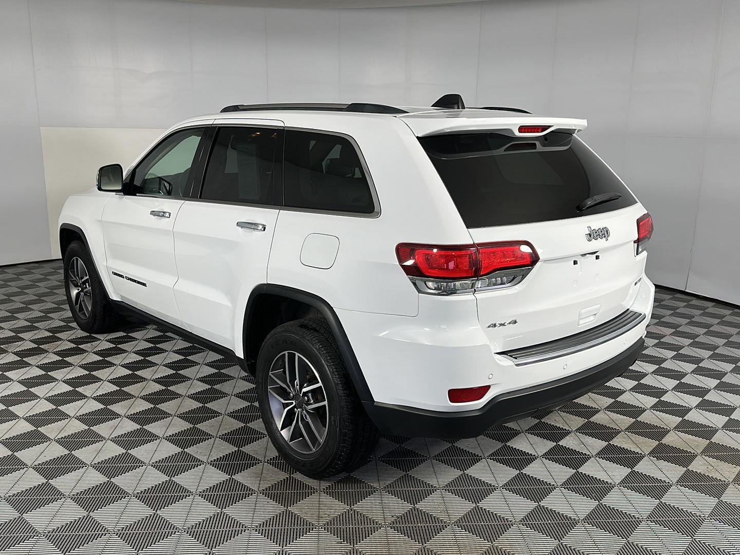 Used 2021 Bright White Clearcoat Jeep Limited image 12