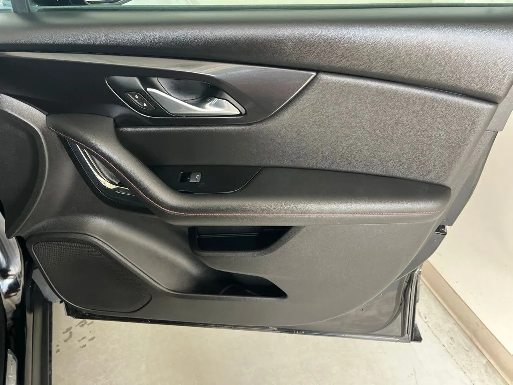 Used 2020 Black Chevrolet RS image 35