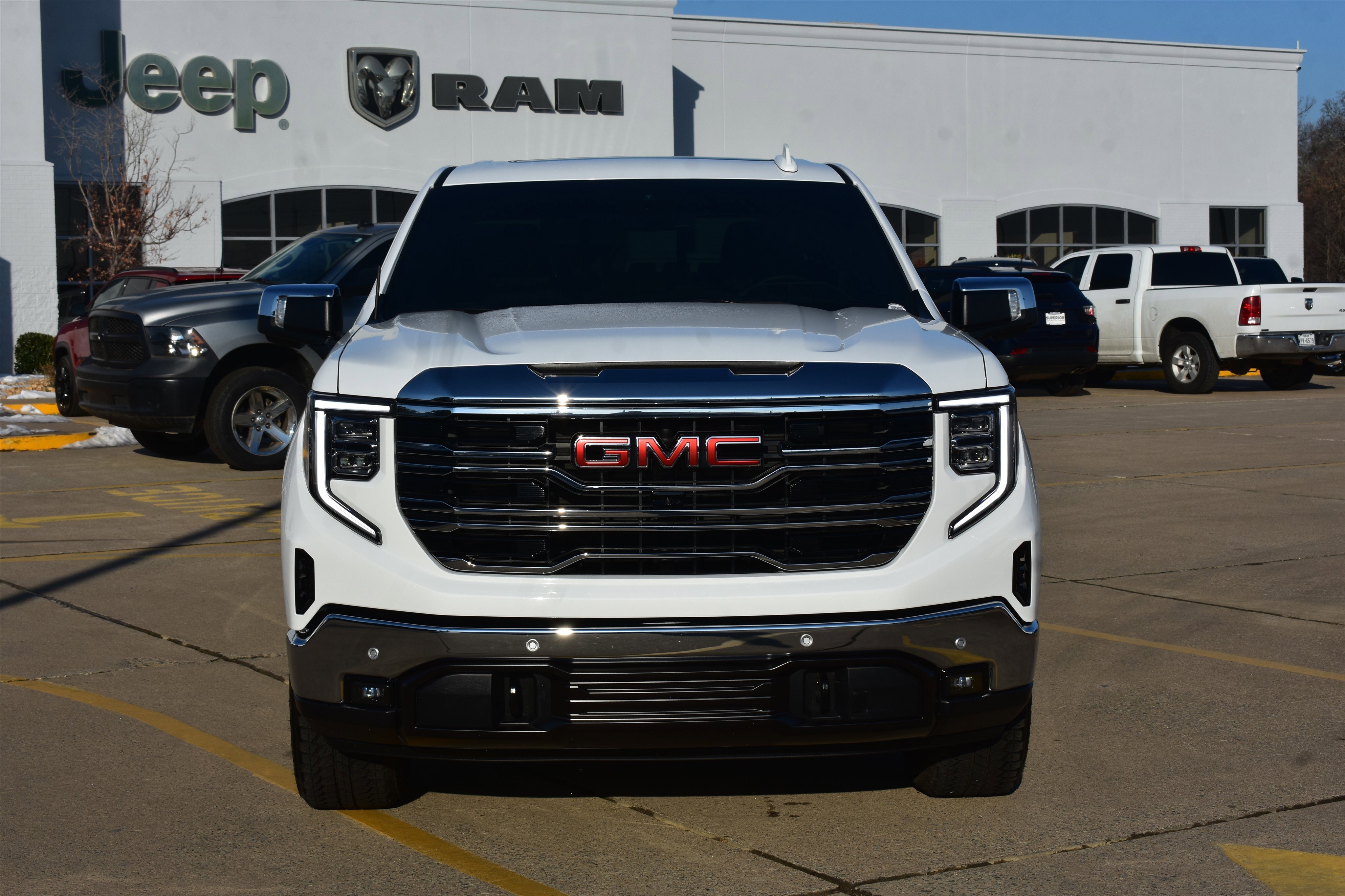 Used 2025 GMC Sierra 1500 SLT with VIN 3GTUUDED5SG251684 for sale in Little Rock