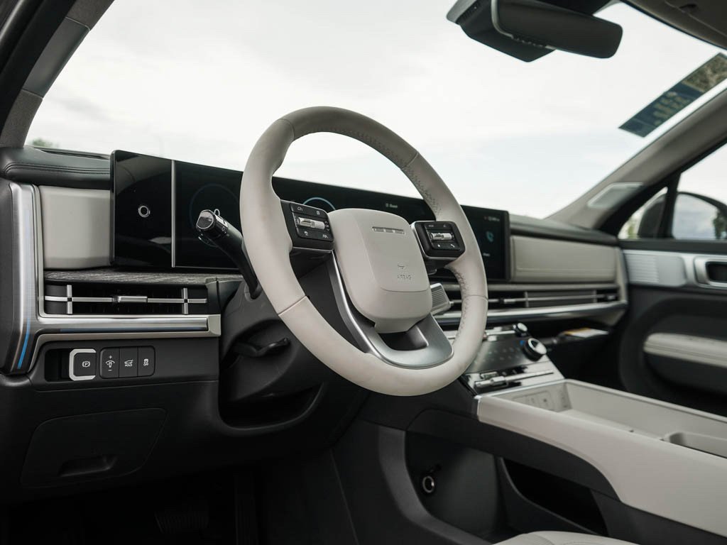 New 2026 Rockwood Green Hyundai Limited 6P AWD image 20